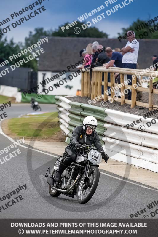 Vintage motorcycle club;eventdigitalimages;mallory park;mallory park trackday photographs;no limits trackdays;peter wileman photography;trackday digital images;trackday photos;vmcc festival 1000 bikes photographs